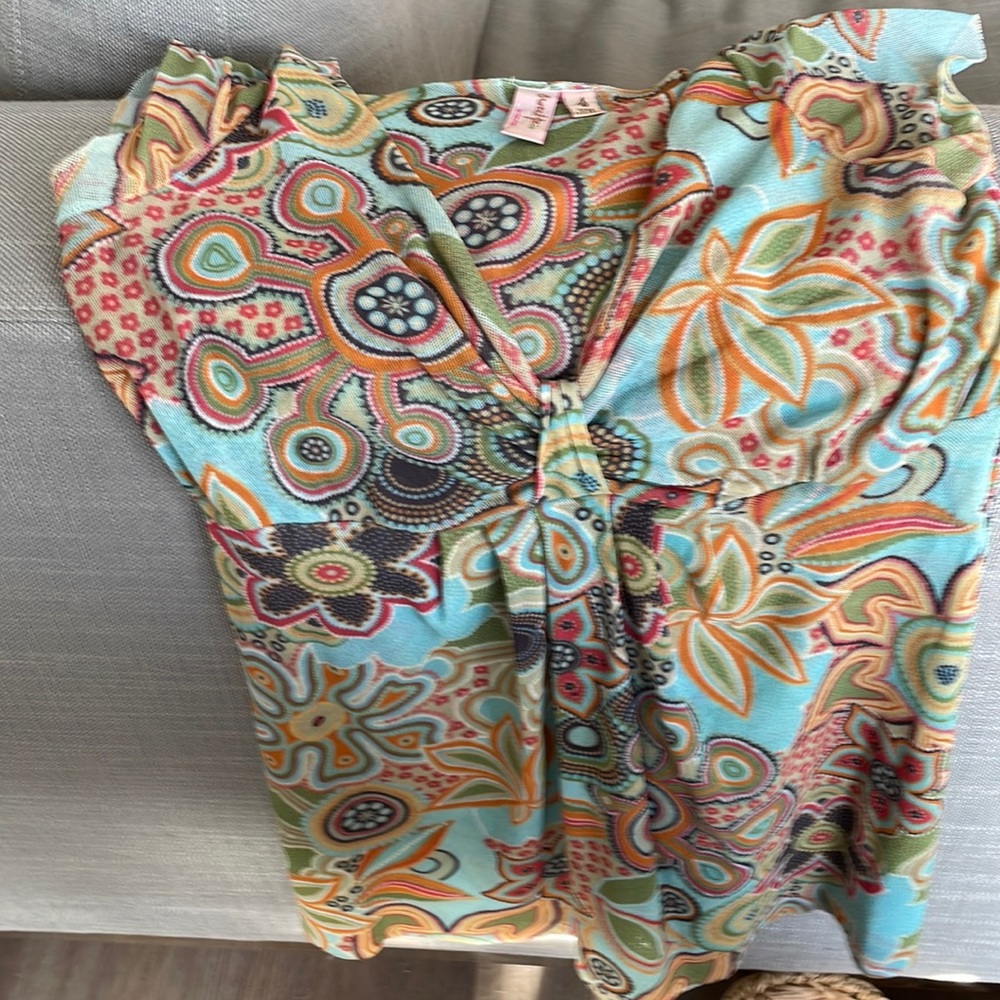 Sweet Pea 100% Nylon Small shirt